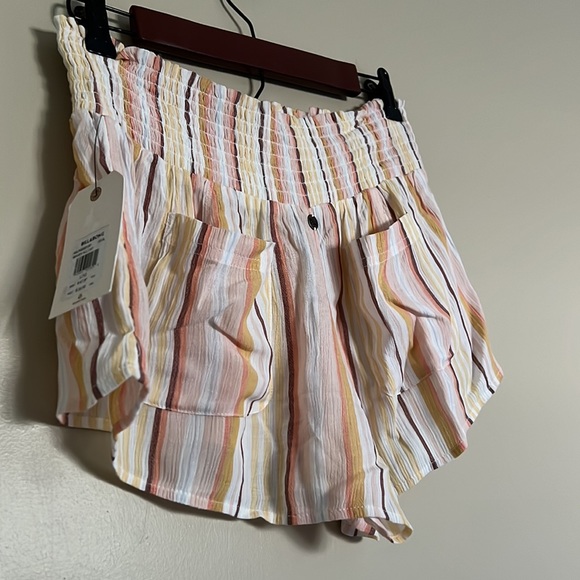 Billabong Shorts - Picture 6 of 9